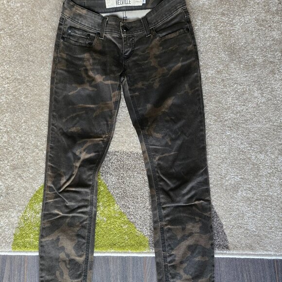 Denim - BRANDY MELVILLE Camo Jeans. Size 24